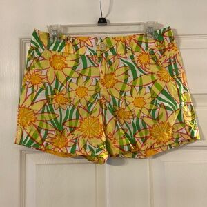 Lilly Pulitzer Shorts size 2 BNWOT color green and yellow inseam 5” waist 30”